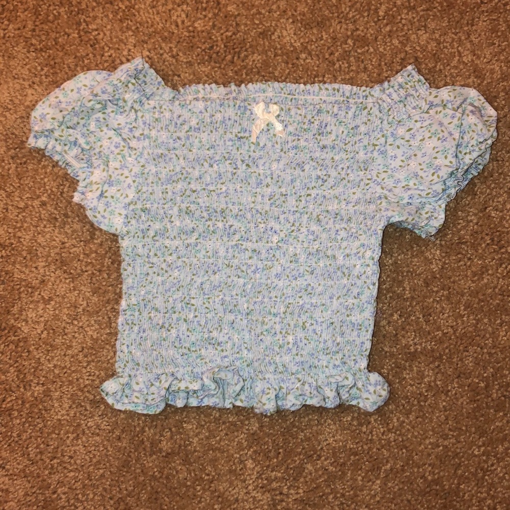 Spring/Summer Top - Picture 1 of 3